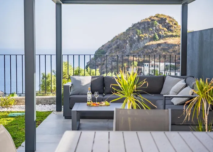 Villa Wiktoria, By Pausa Holiday Rentals بيت للعطل *